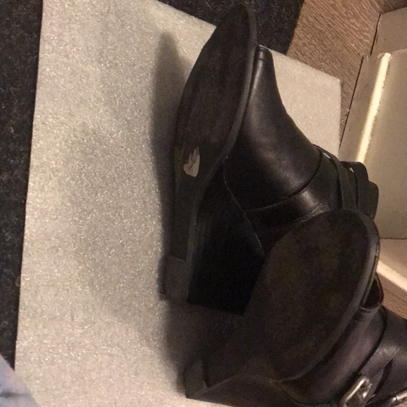 Bucked Black booties - Picture 5 of 5